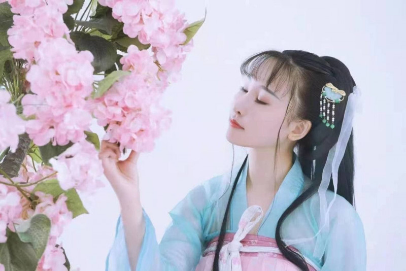 验证汉服小姐姐